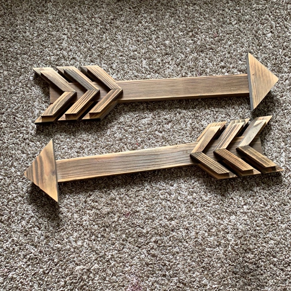 2 hobby lobby arrow wood decorations